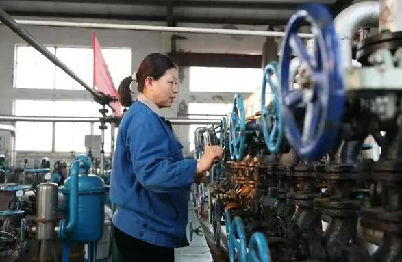 河北新河：高新技术企业生产忙